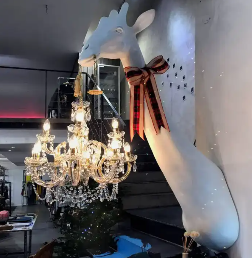 Professional Custom Nordic Style Wall-To-Ceiling Giraffe Chandelier Animal Wall Lamp