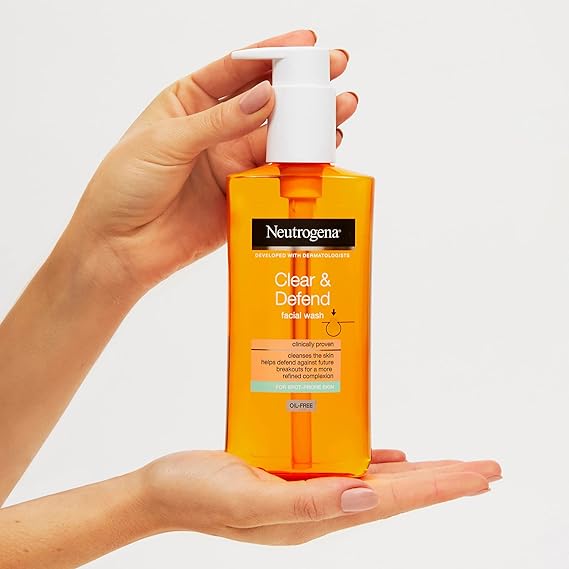 NEUTROGENA CLEAR ANDDEFEND FACE WASH