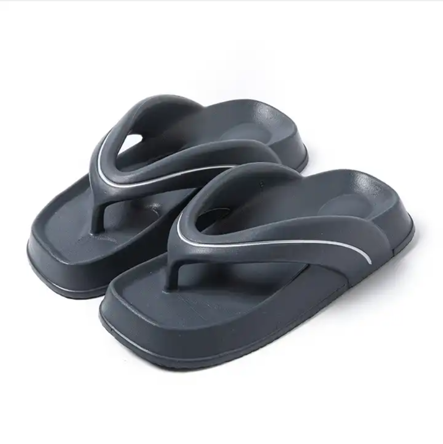 Thick Sole Outdoor Beach Slides ,  Comfortable Women Stylish Outdoor Slippers , Stylish Girls Fashion Beach Slippers