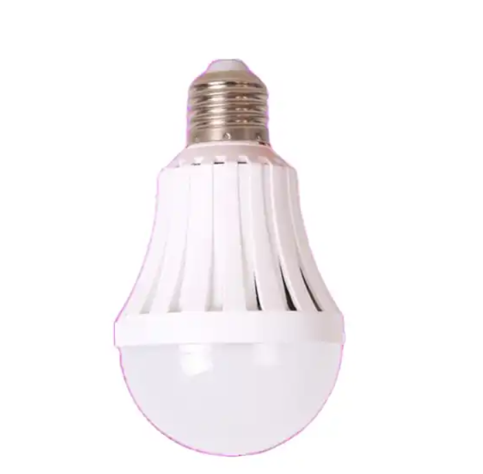 E27 Built-in Battery Intelligent LED Emergency Rechargeable Charger Led Bulb Light Lamp 7w