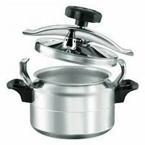 7L HTH Pressure Cooker - Silver.